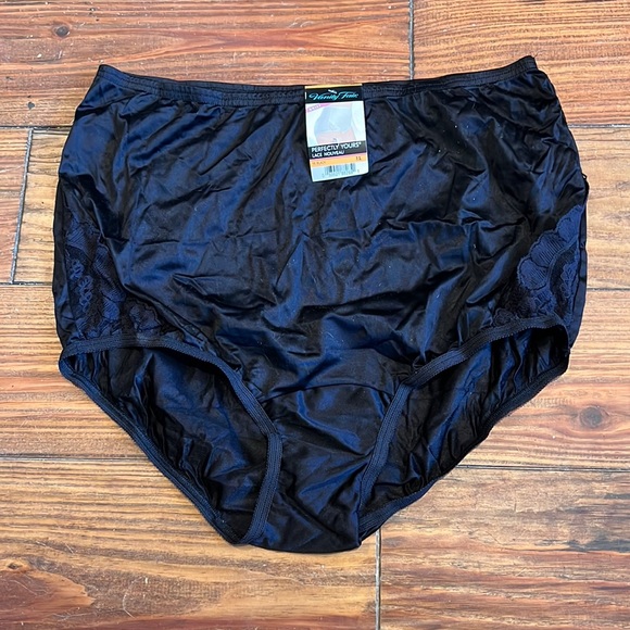 New black panties size large - Picture 1 of 3